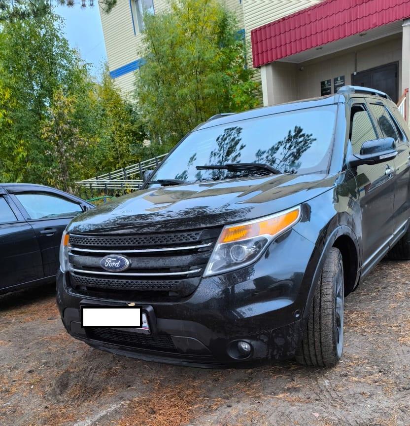 Ford Explorer - фото 1