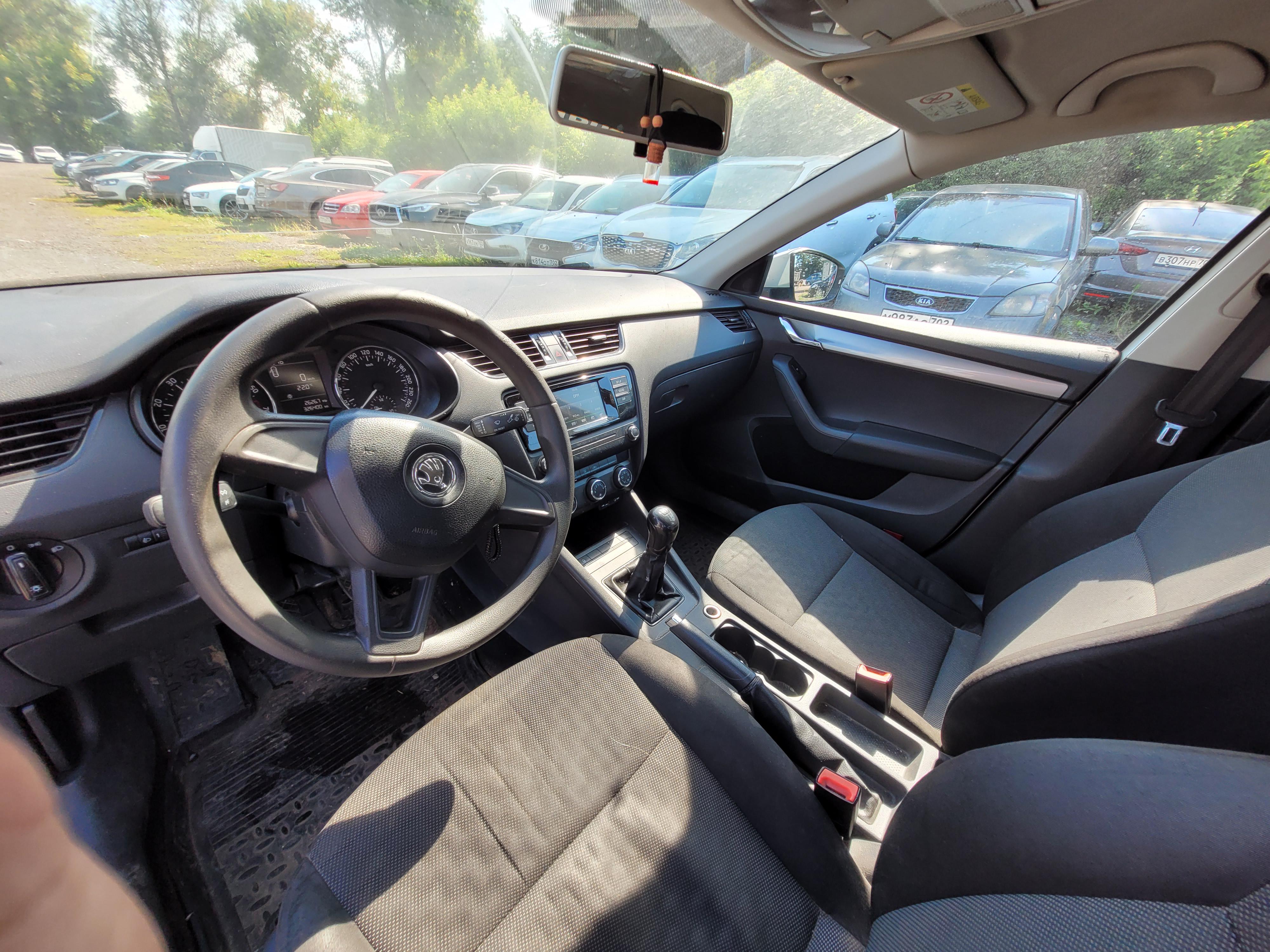 Skoda Octavia - фото 3
