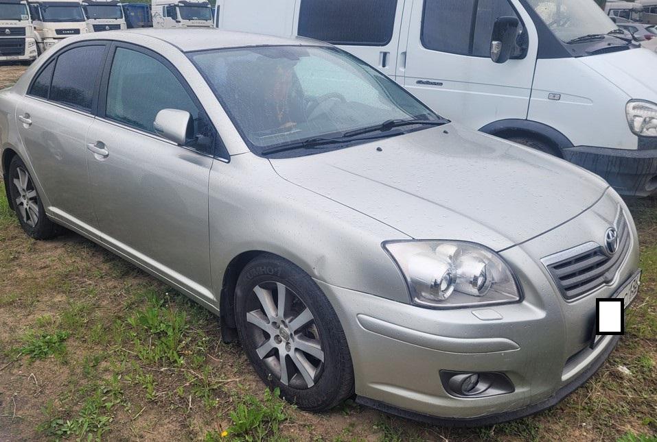 Toyota Avensis - фото 2