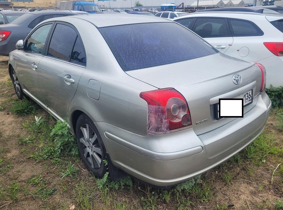 Toyota Avensis - фото 3
