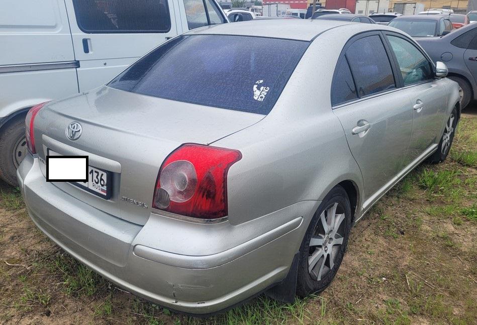 Toyota Avensis - фото 4