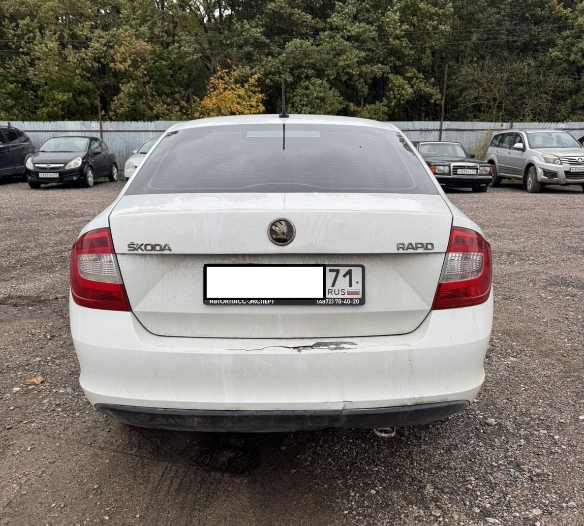Skoda Rapid - фото 4