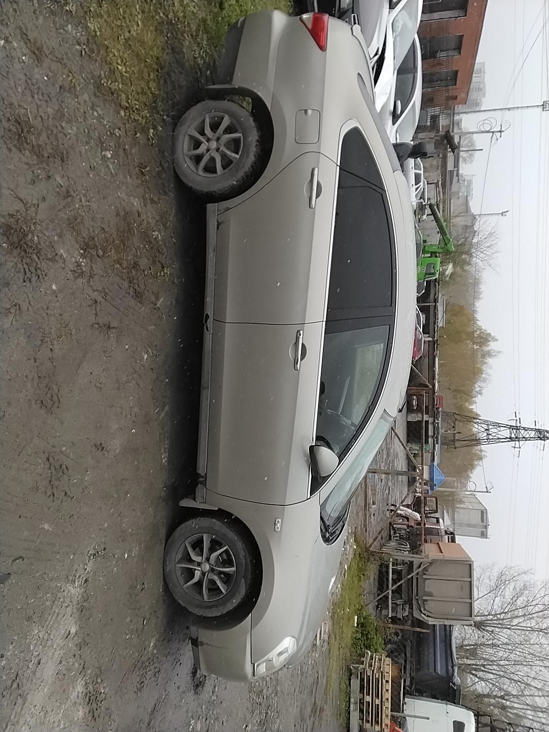 Nissan Almera - фото 2