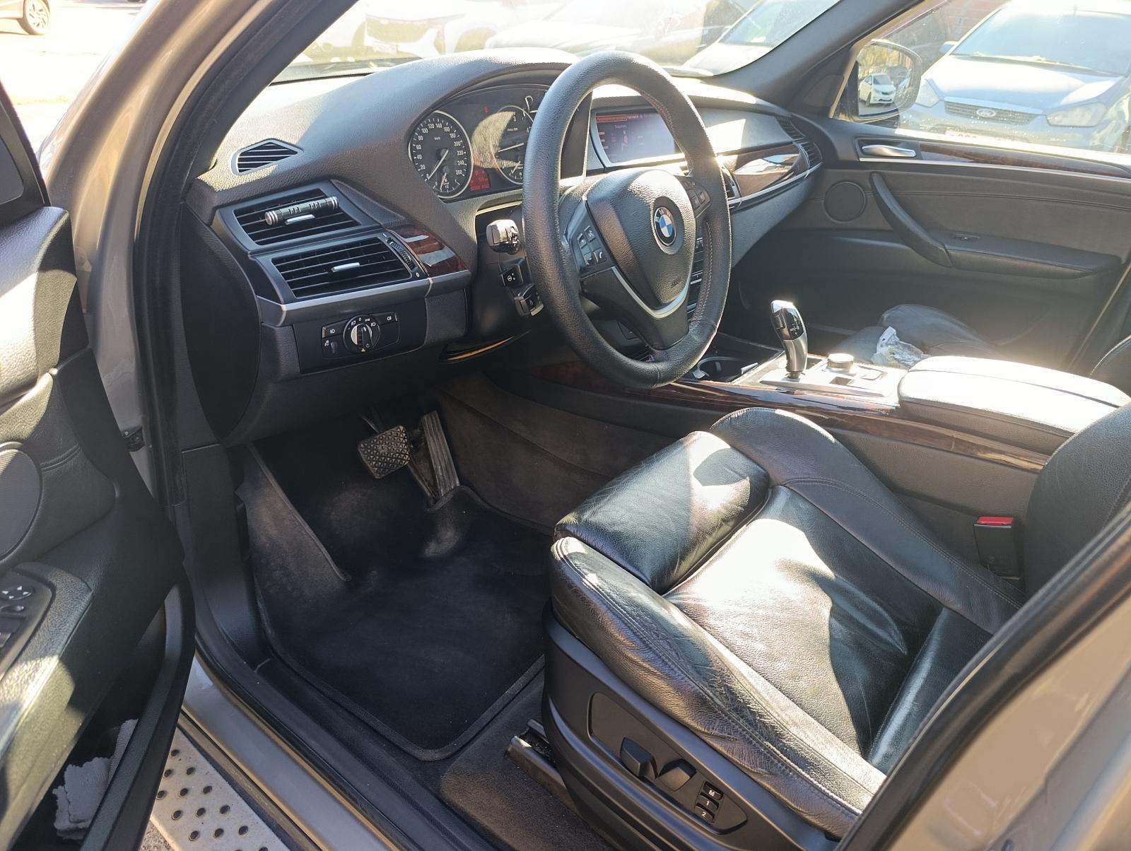 Bmw X5 - фото 6