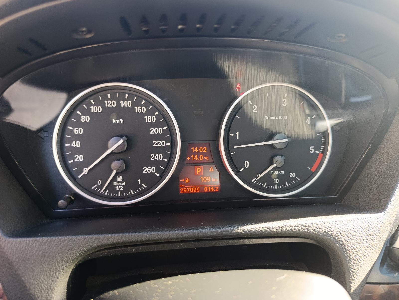 Bmw X5 - фото 7