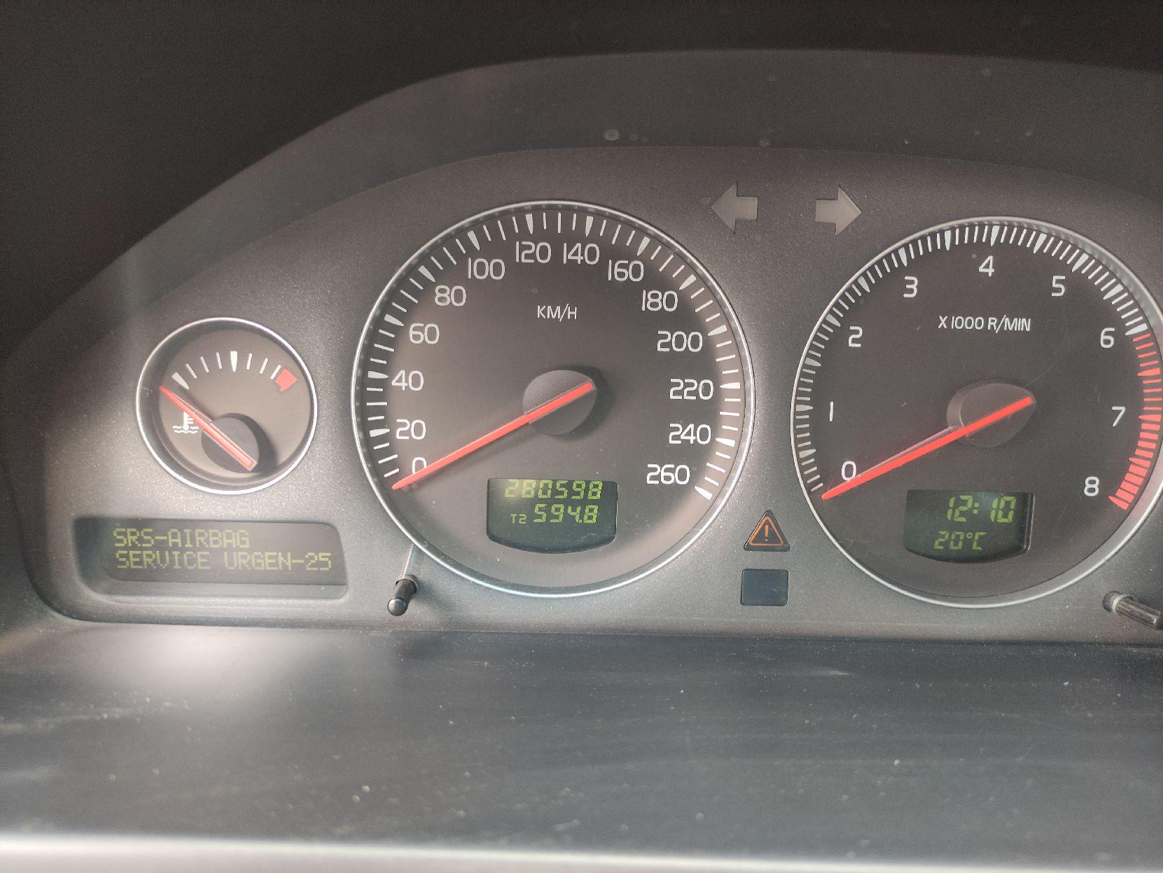 Volvo Xc90 - фото 9