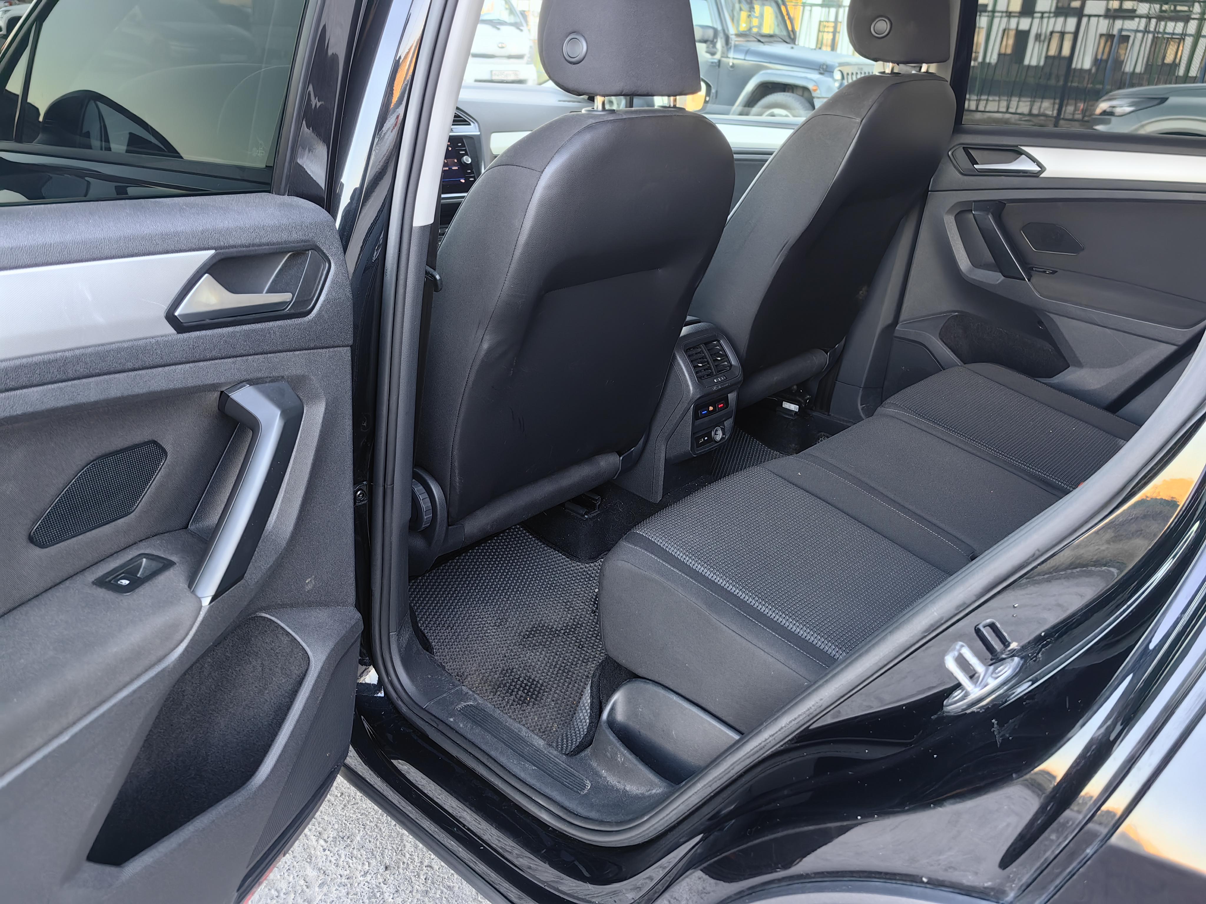Volkswagen Tiguan - фото 9