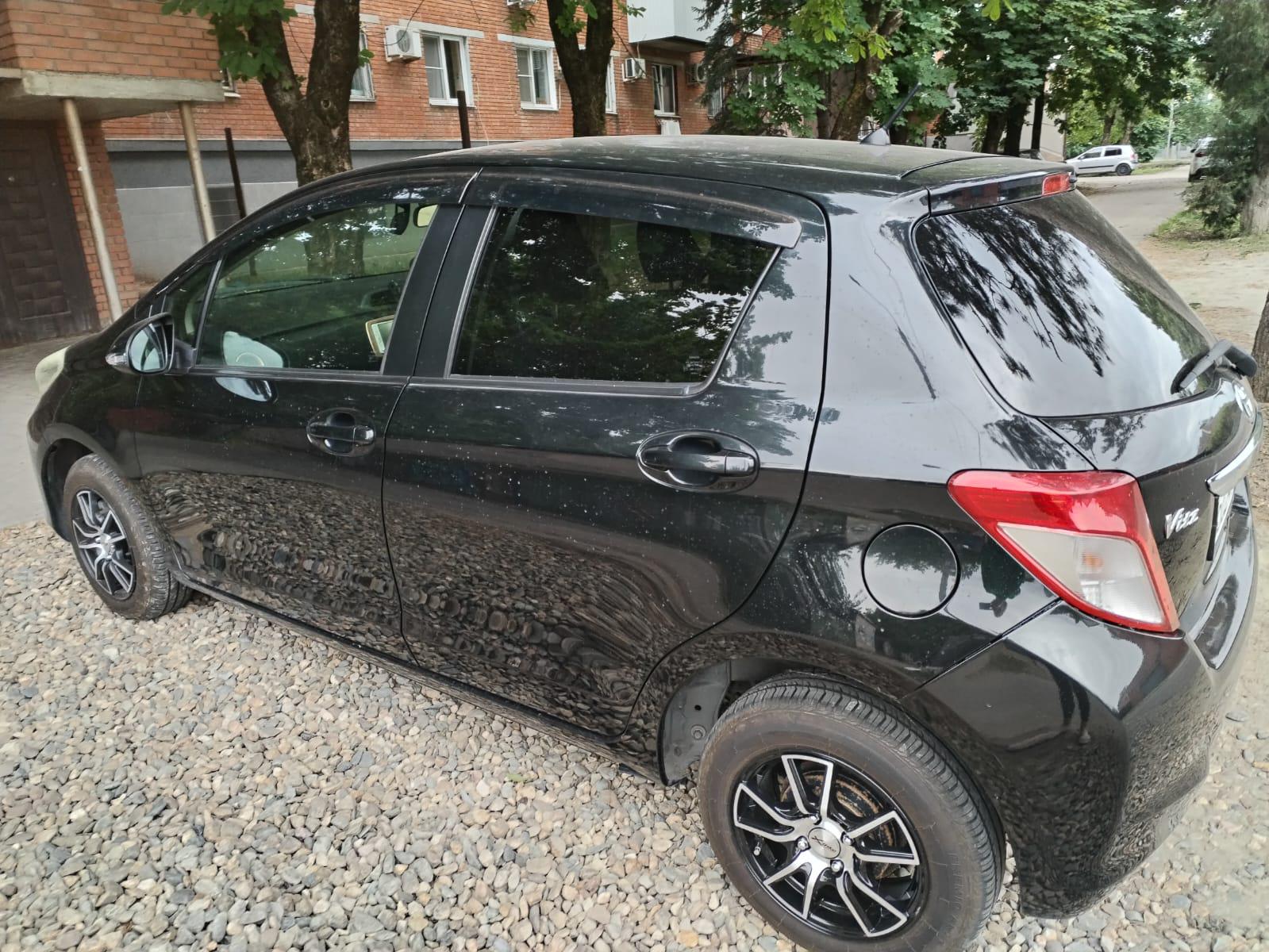 Toyota Vitz - фото 3