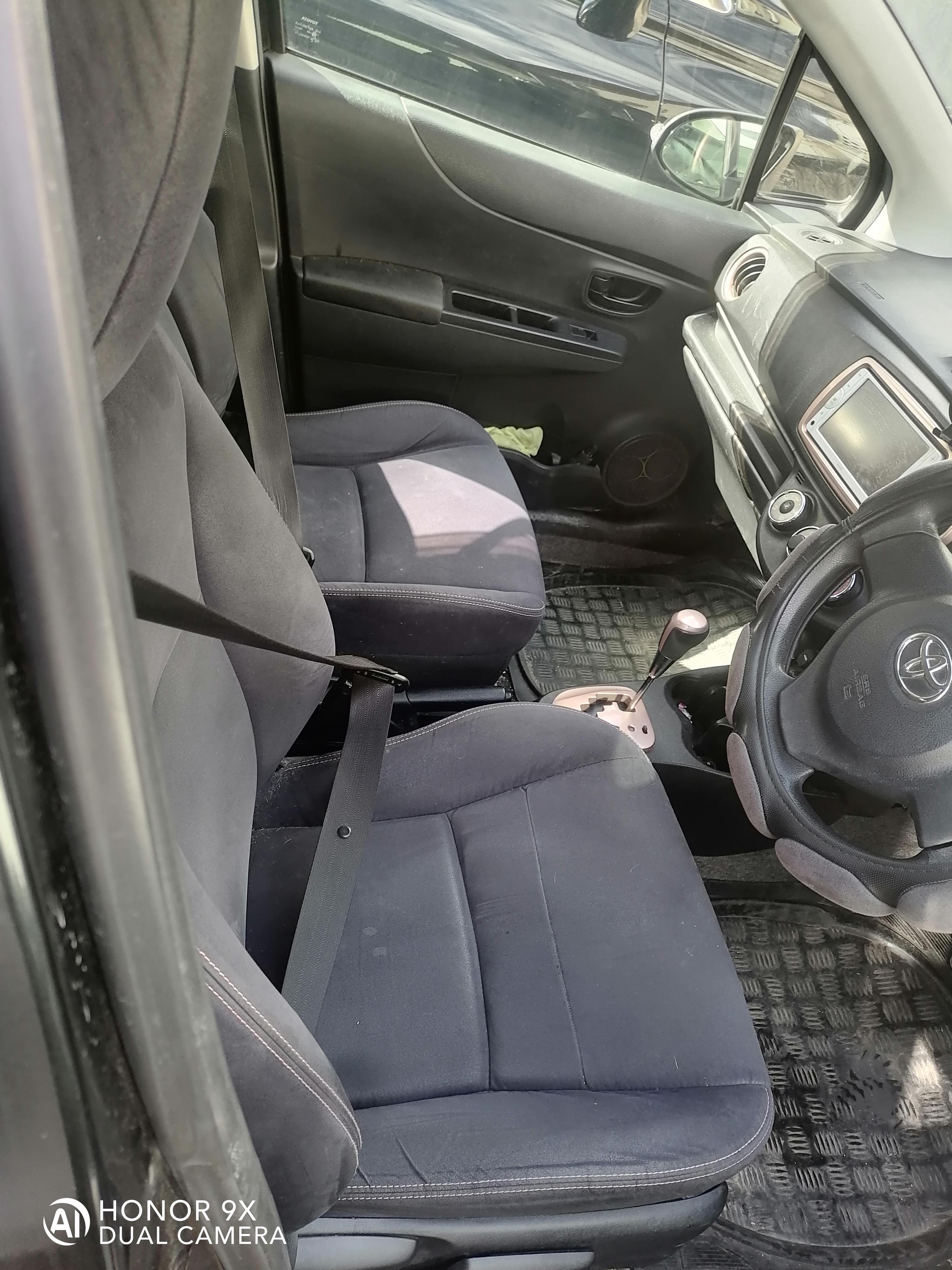 Toyota Vitz - фото 5