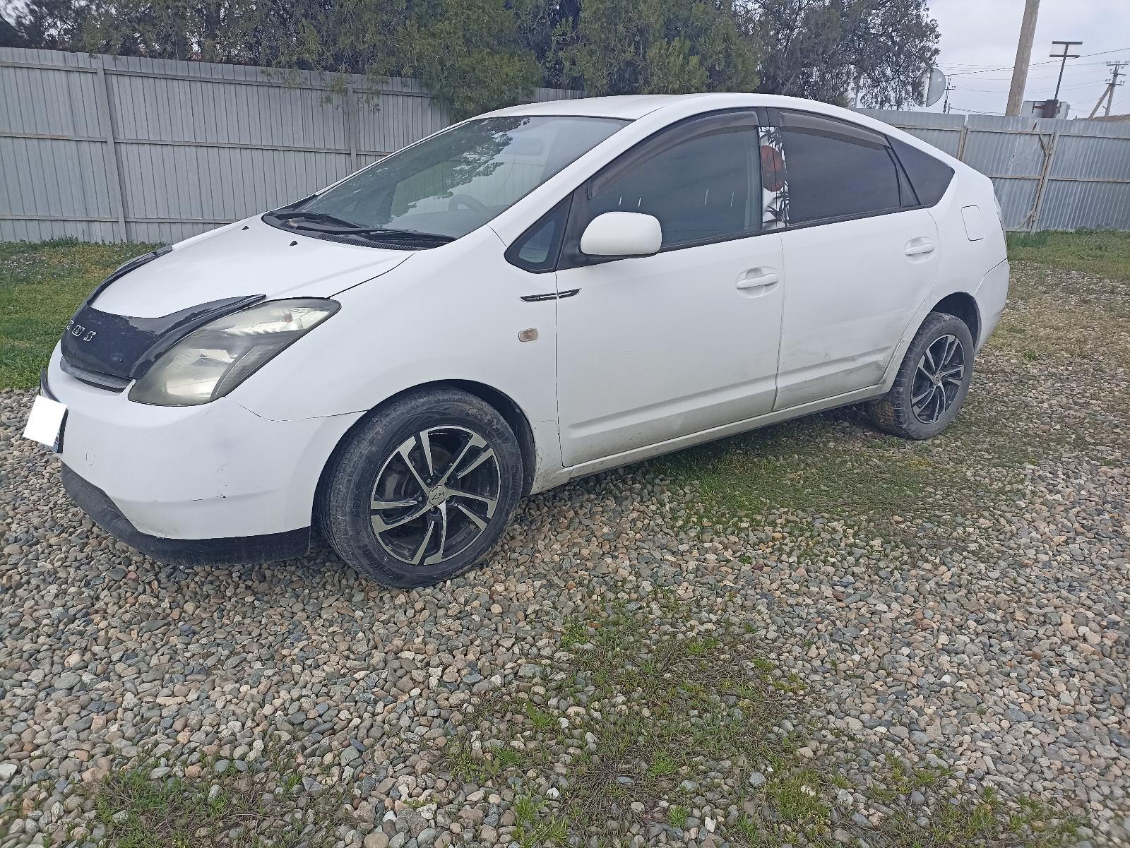 Toyota Prius - фото 3