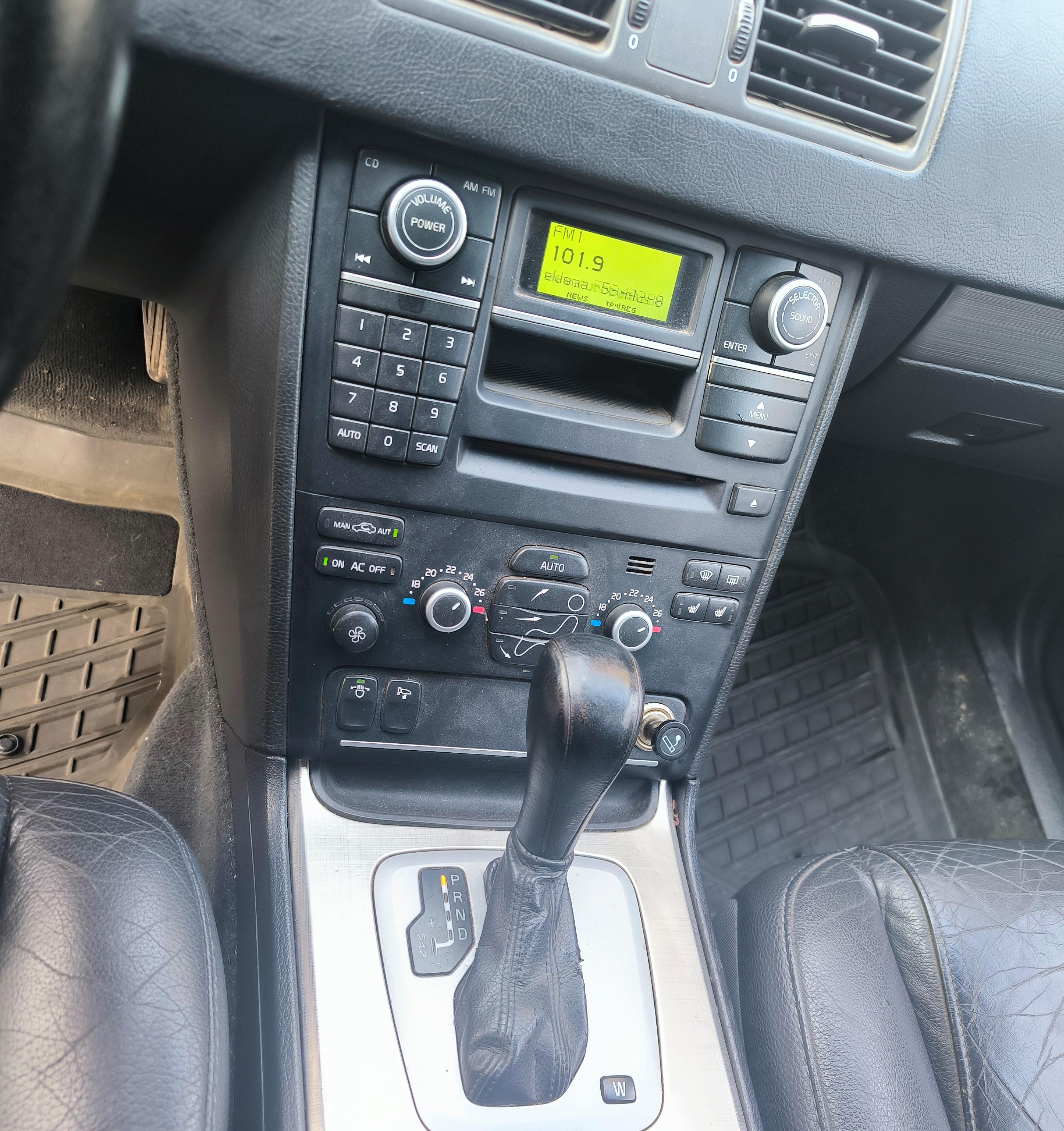 Volvo Xc90 - фото 9