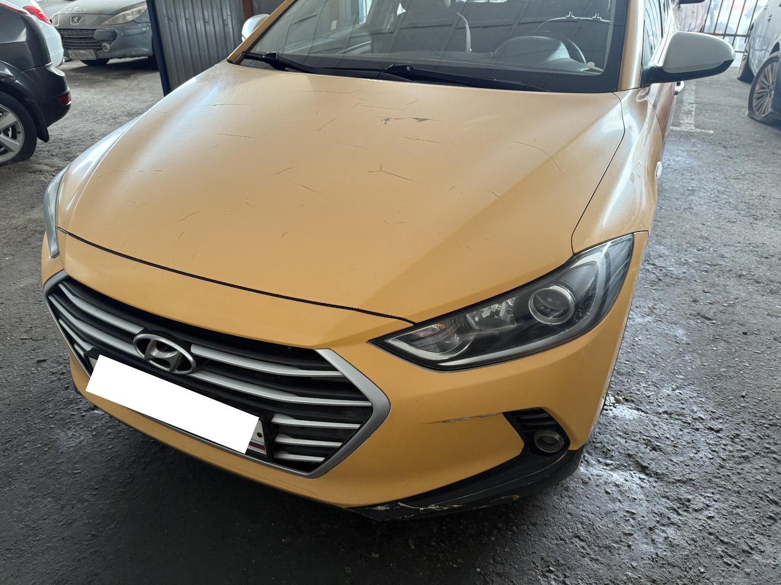 Hyundai Elantra - фото 2