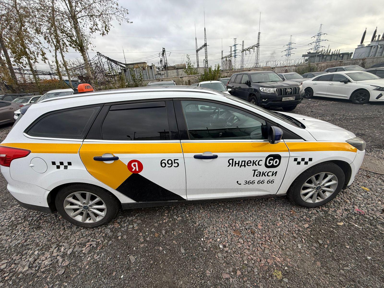 Ford Focus - фото 2