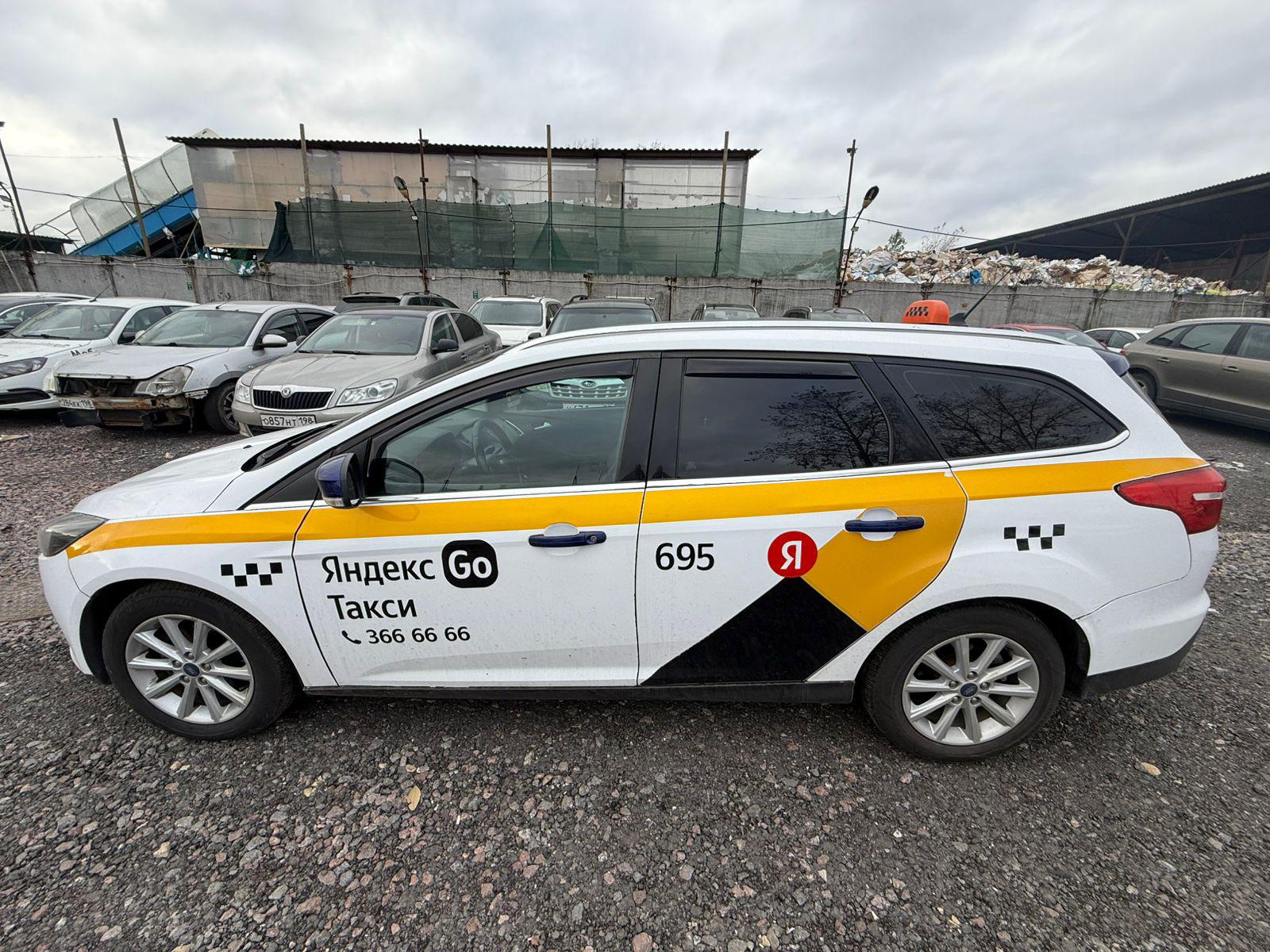 Ford Focus - фото 3