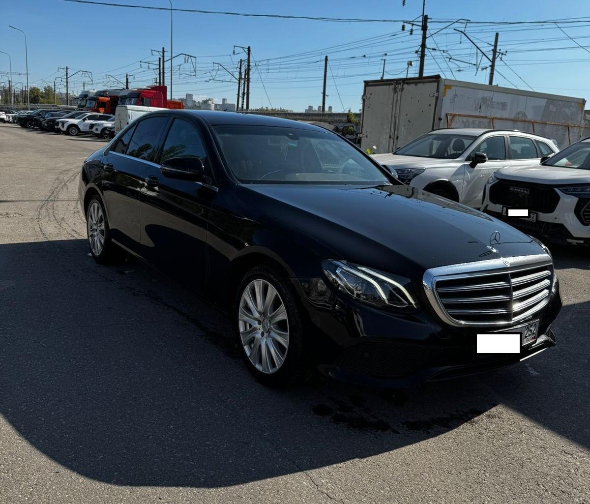 Mercedes-Benz E-Class - фото 2