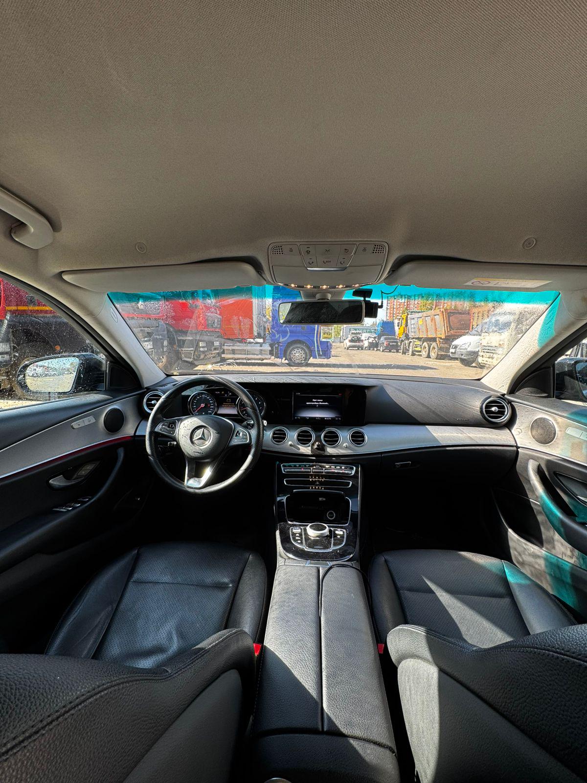 Mercedes-Benz E-Class - фото 7