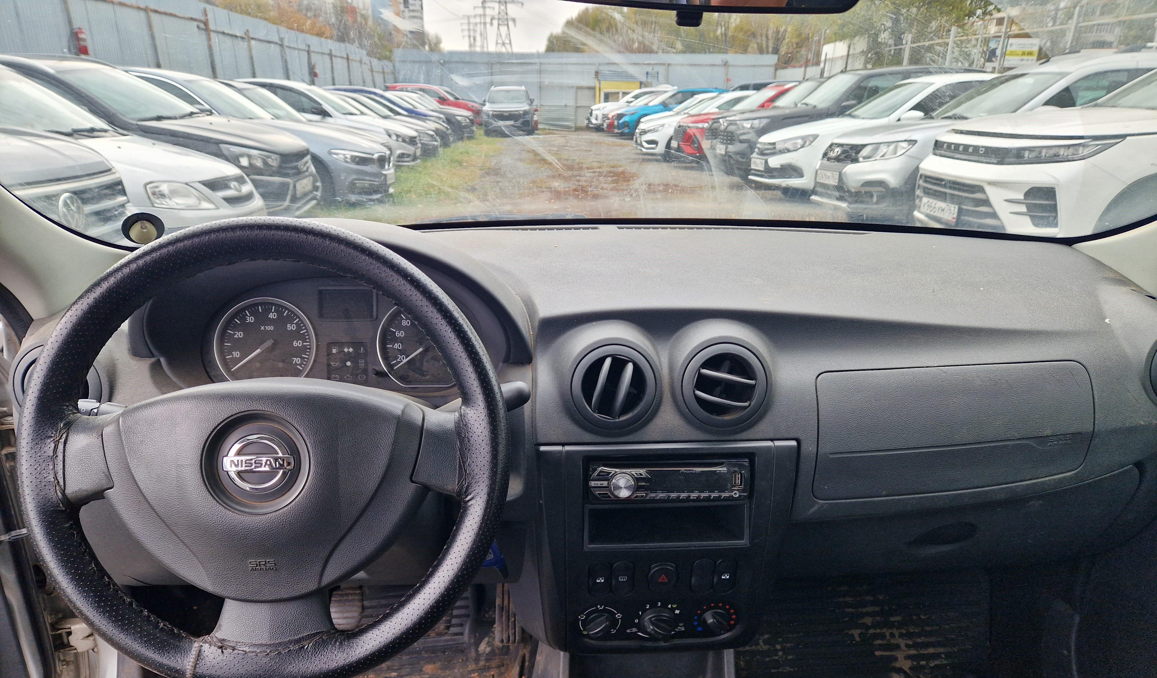 Nissan Almera - фото 4