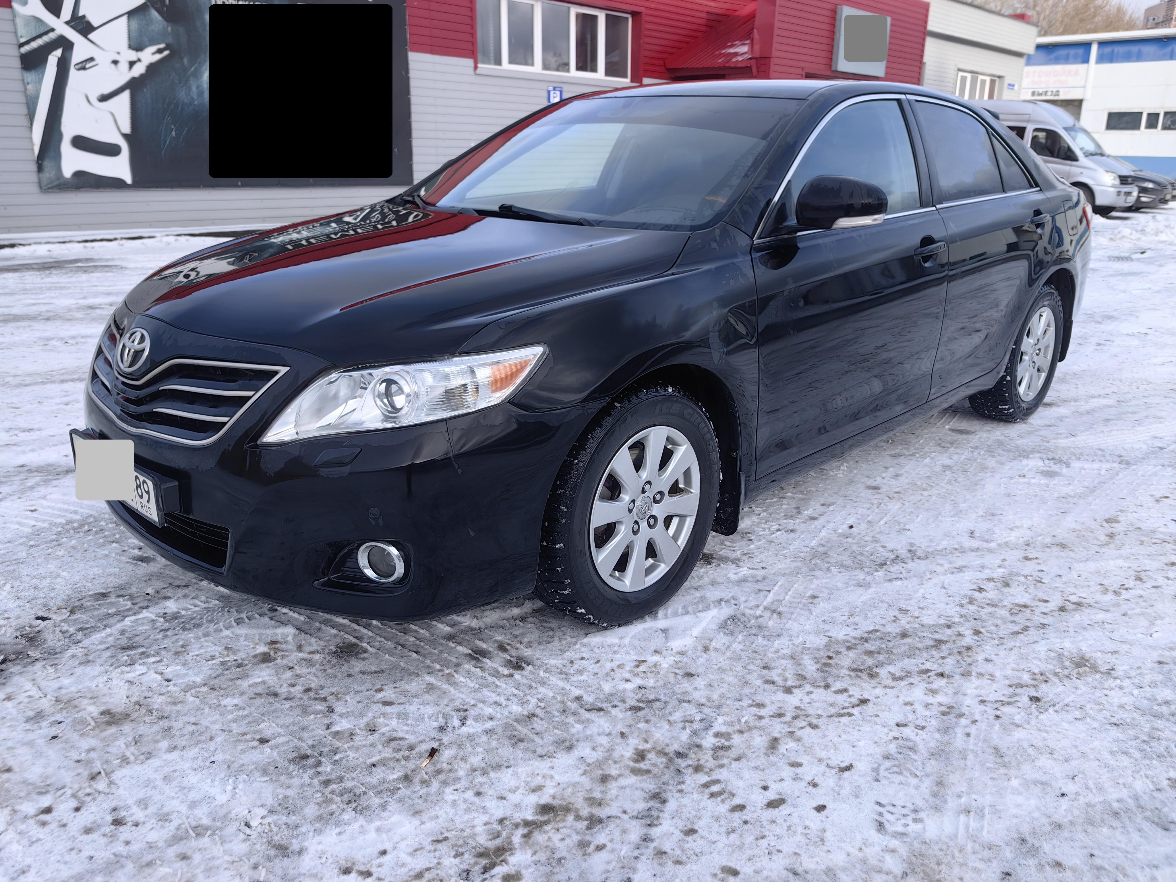 Toyota Camry - фото 2