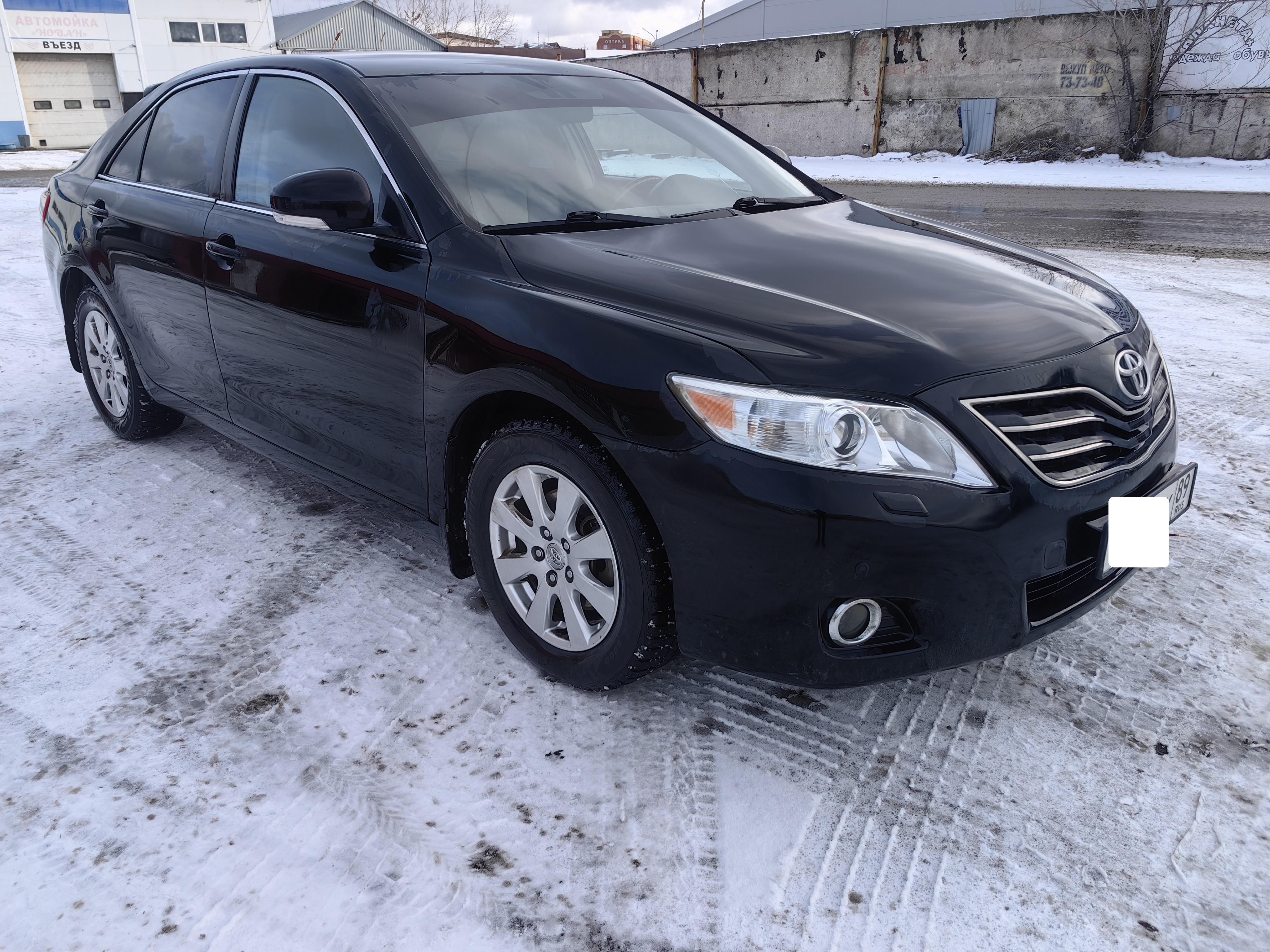 Toyota Camry - фото 3