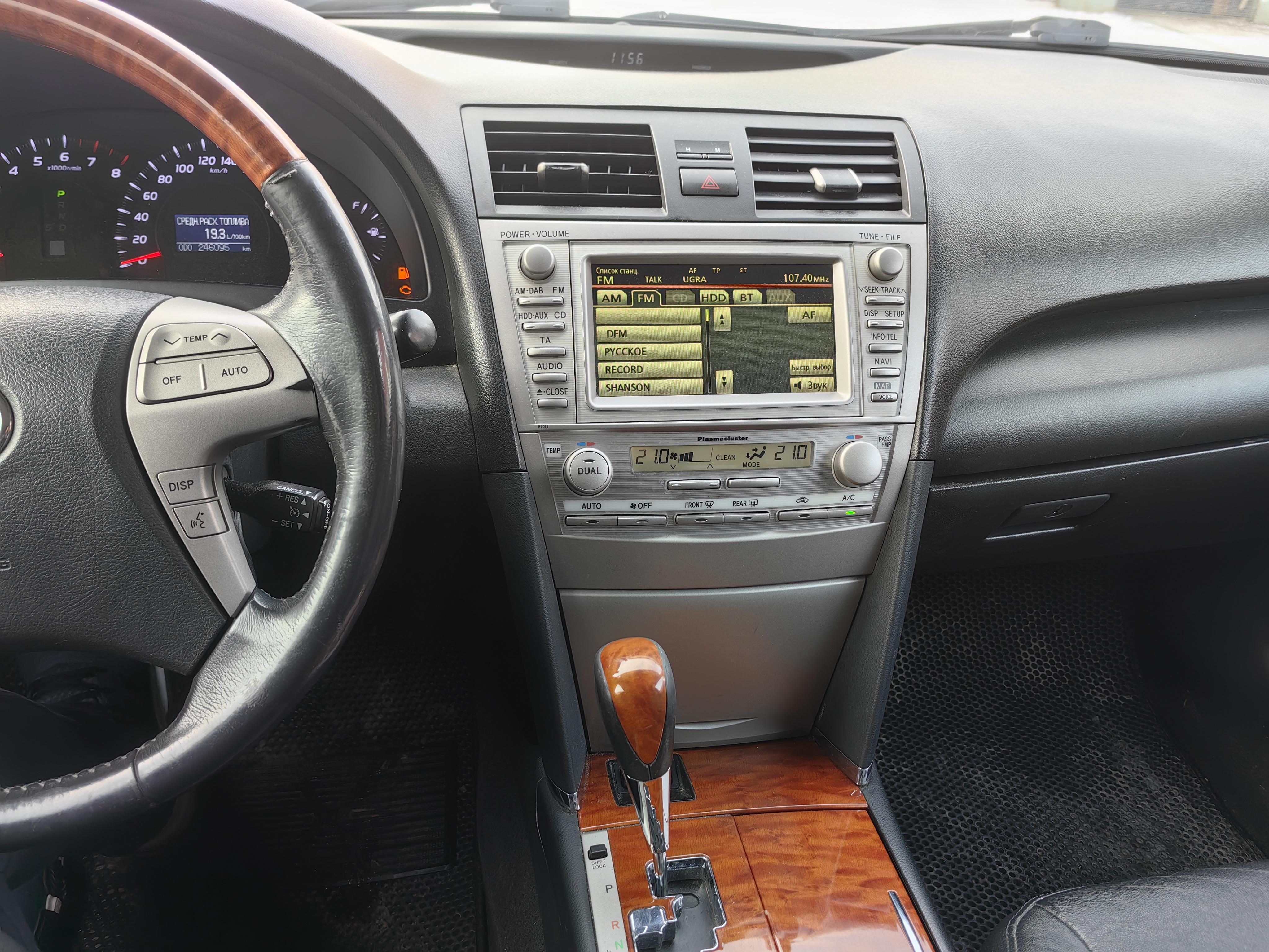 Toyota Camry - фото 8