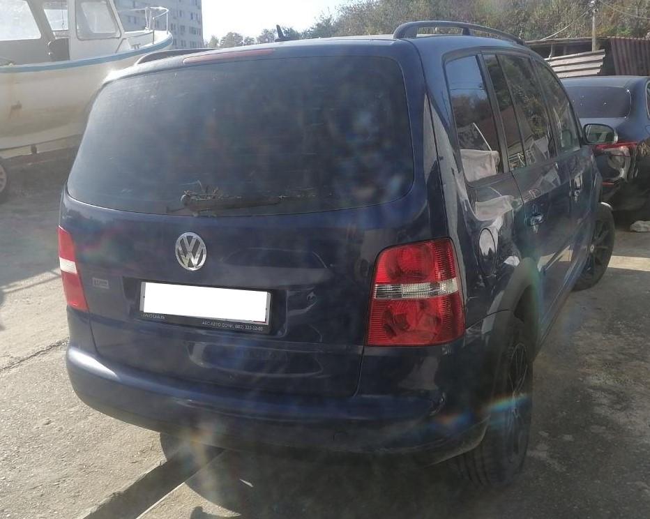 Volkswagen Touran - фото 3