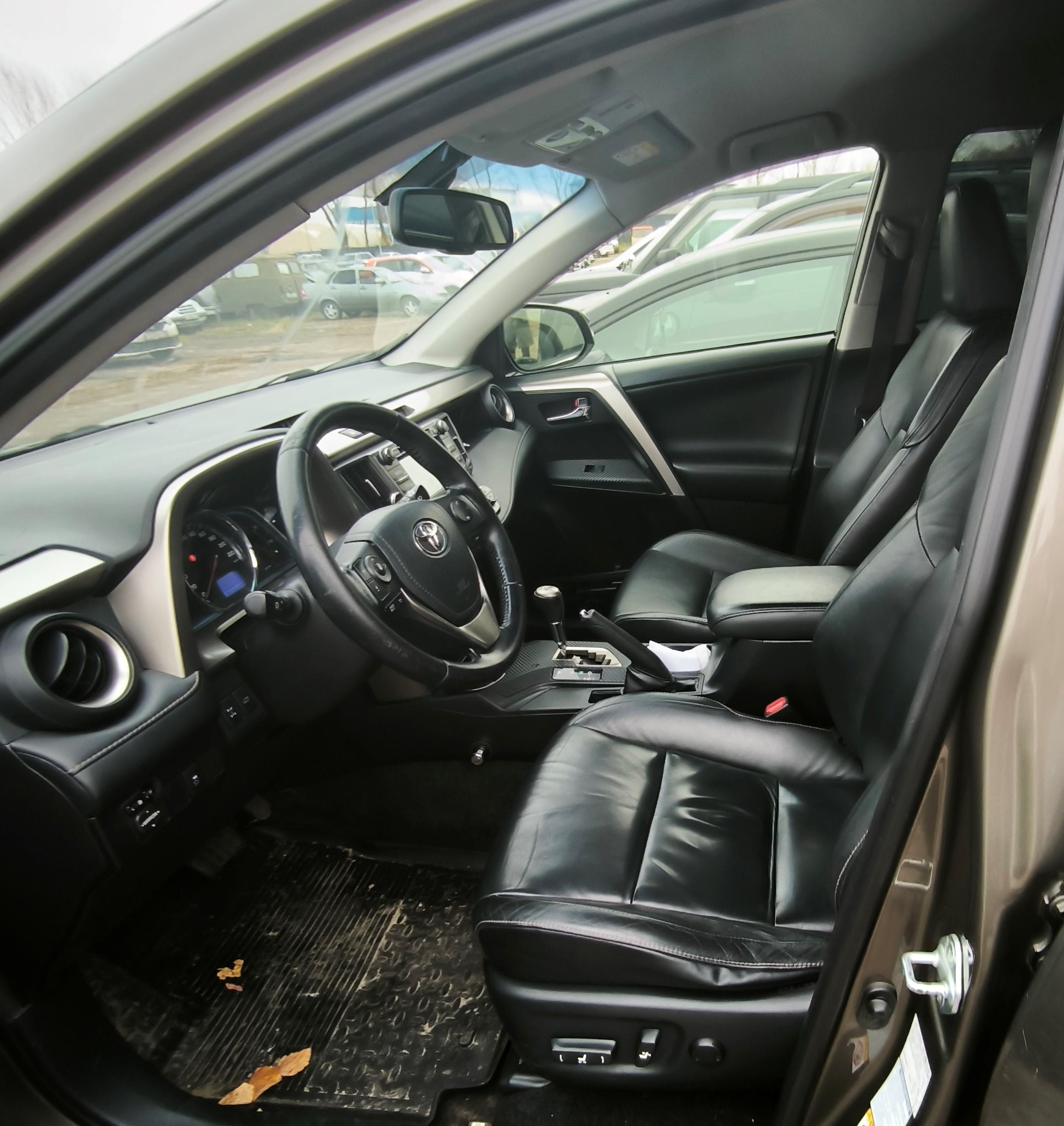 Toyota Rav4 - фото 6