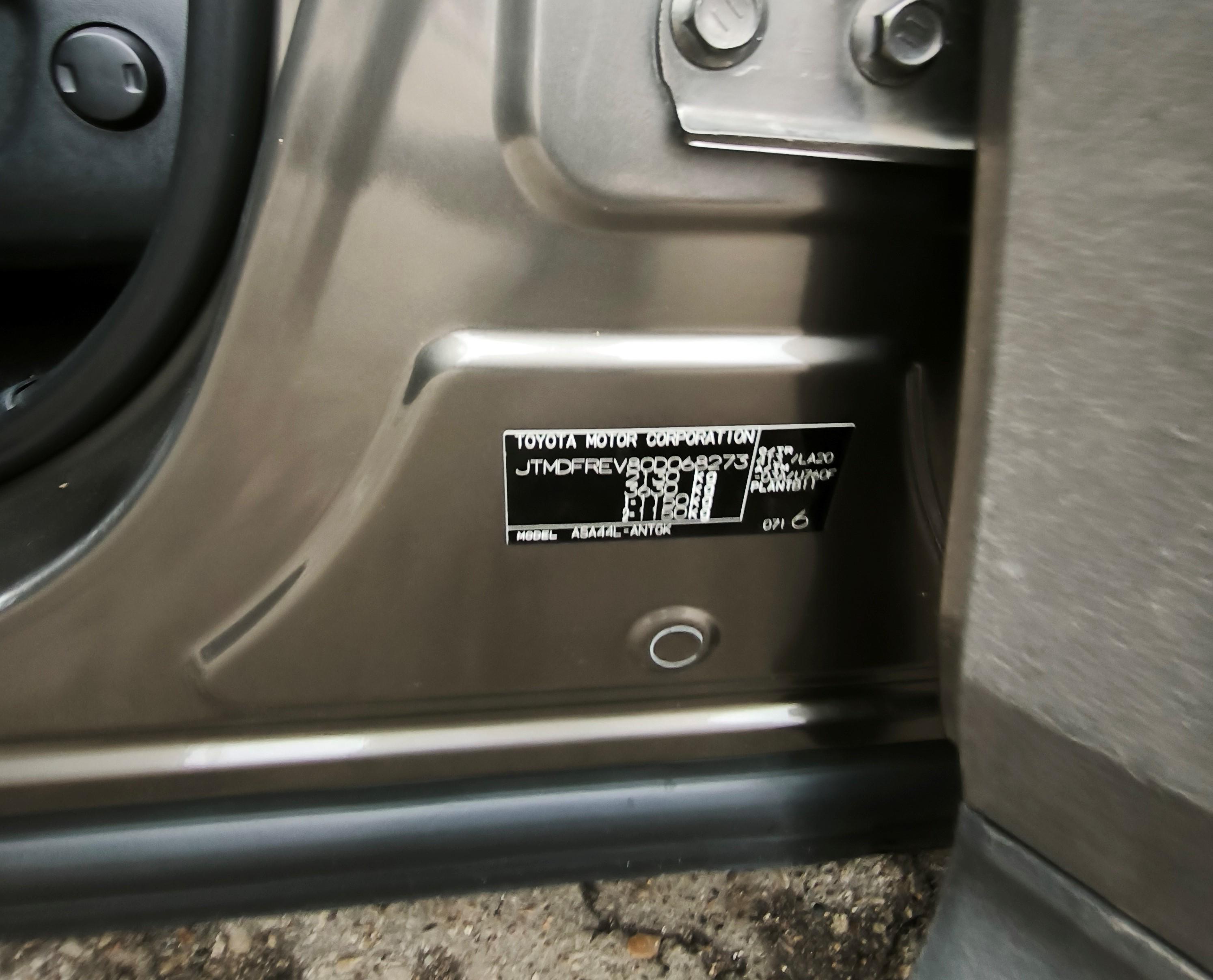 Toyota Rav4 - фото 8