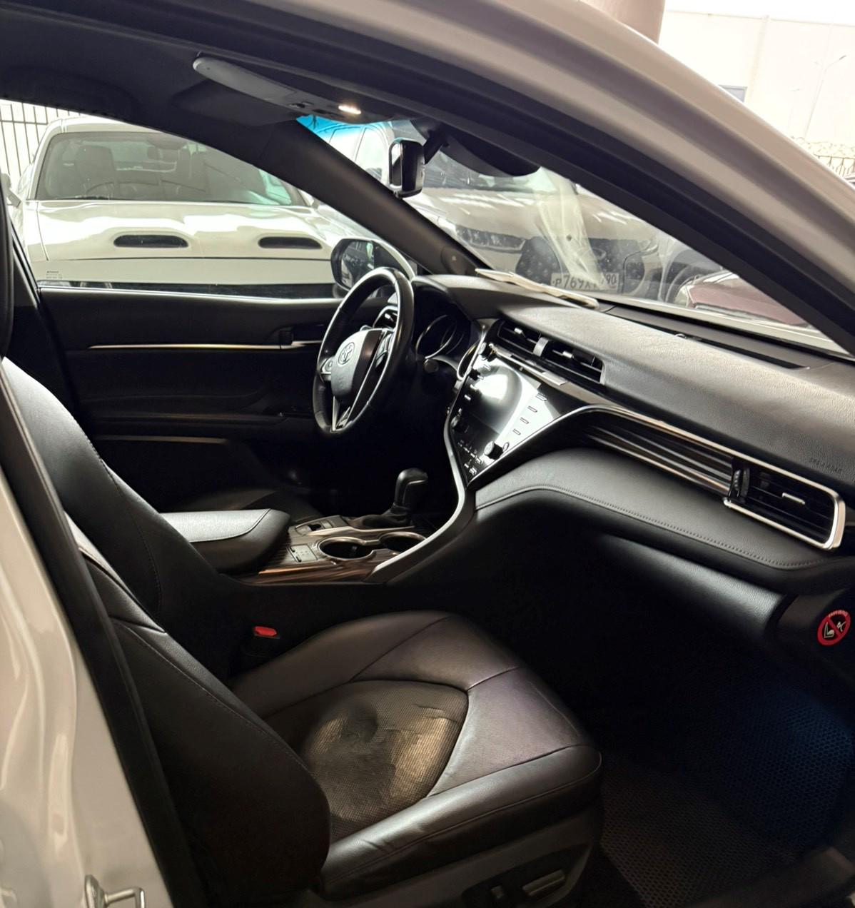 Toyota Camry - фото 6