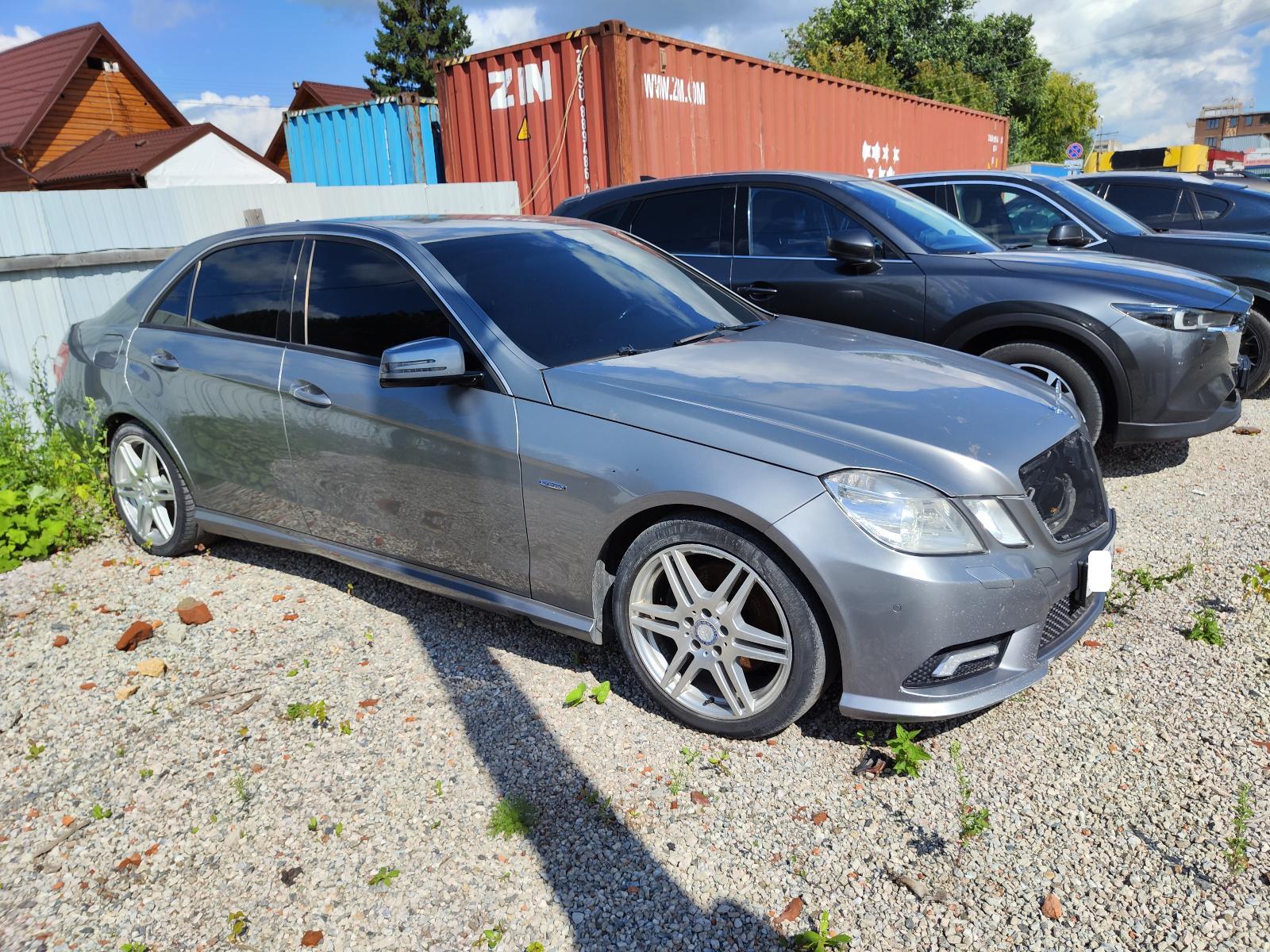 Mercedes-Benz E-Class - фото 4