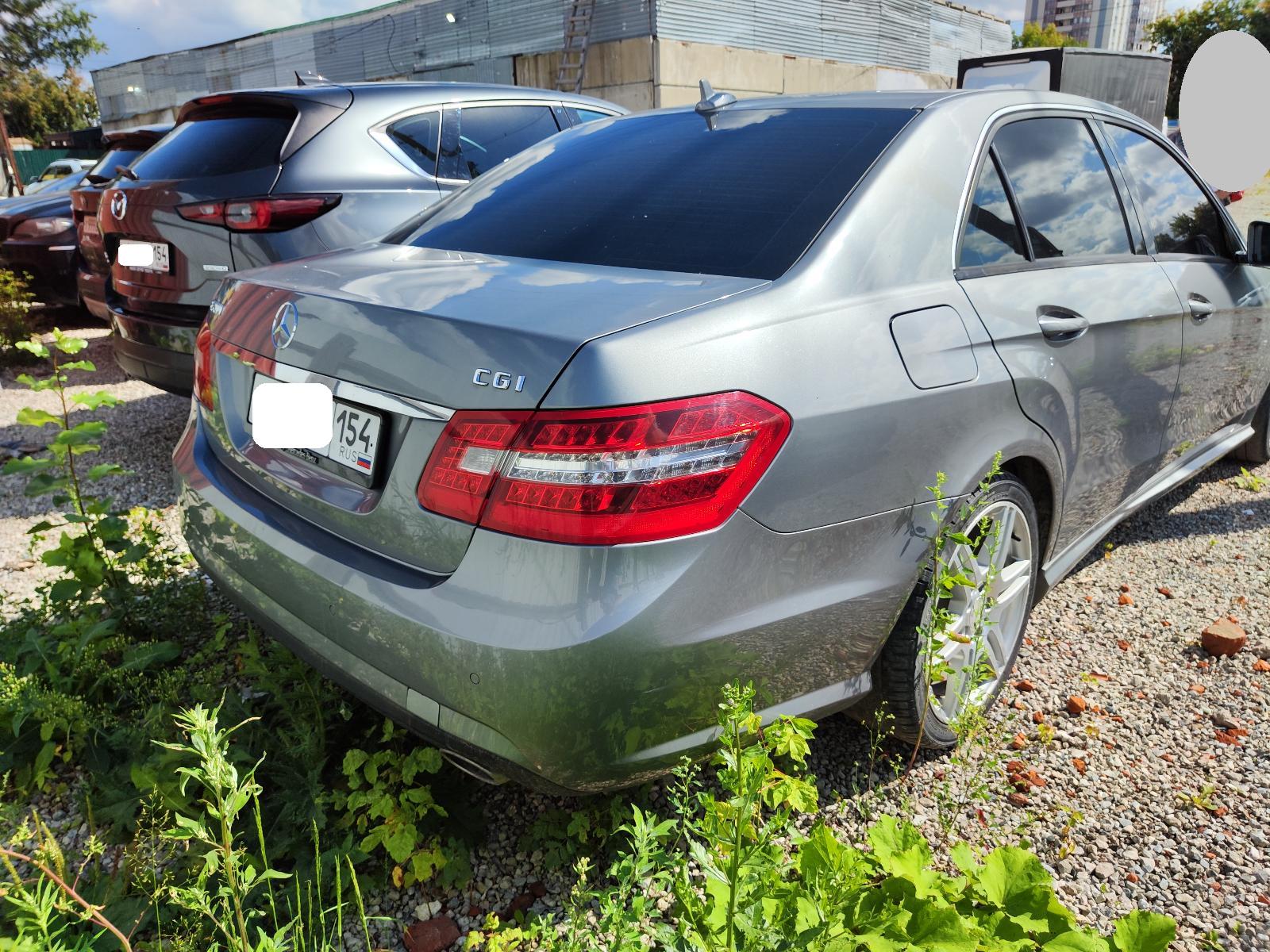 Mercedes-Benz E-Class - фото 6