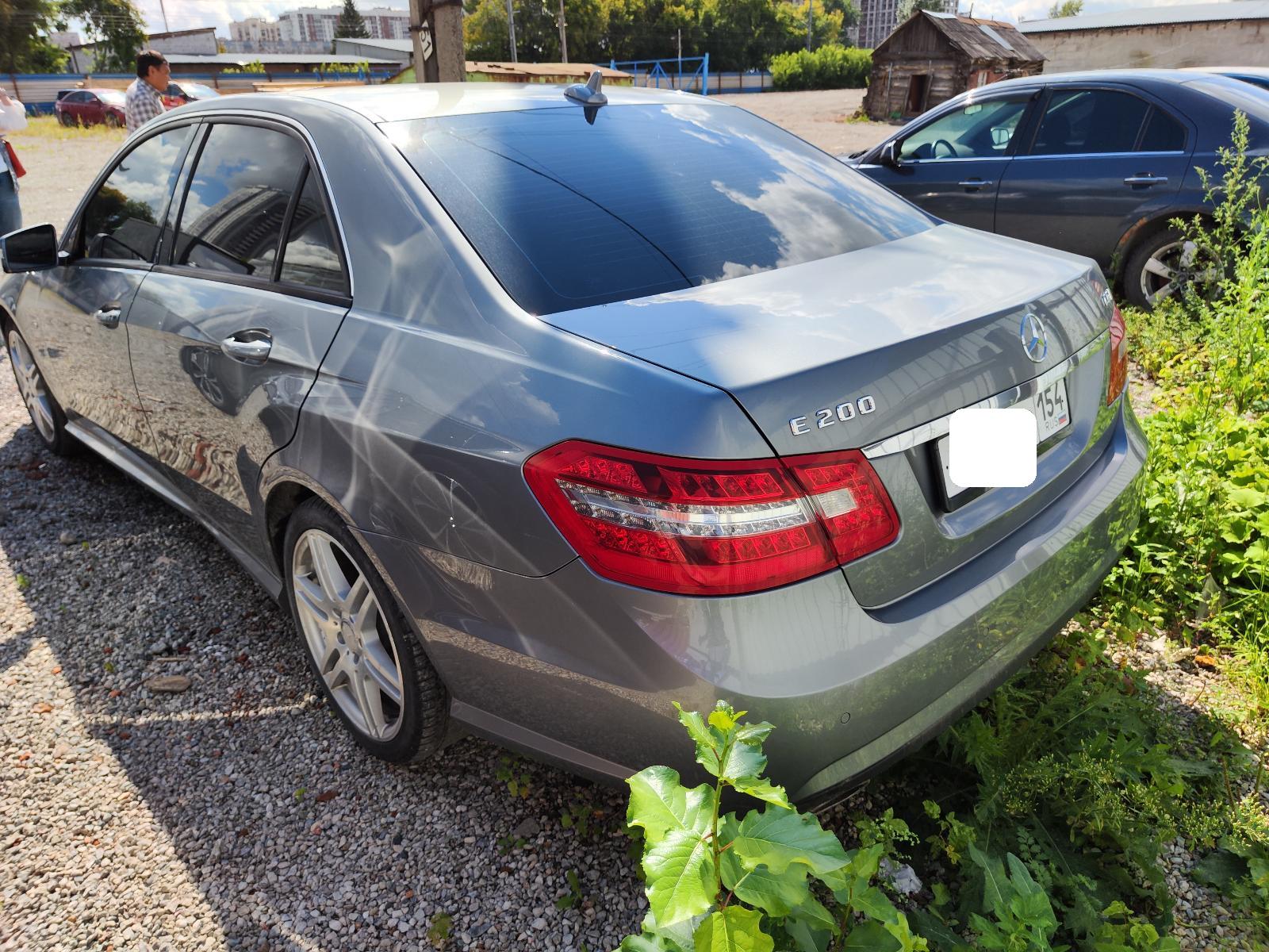 Mercedes-Benz E-Class - фото 7