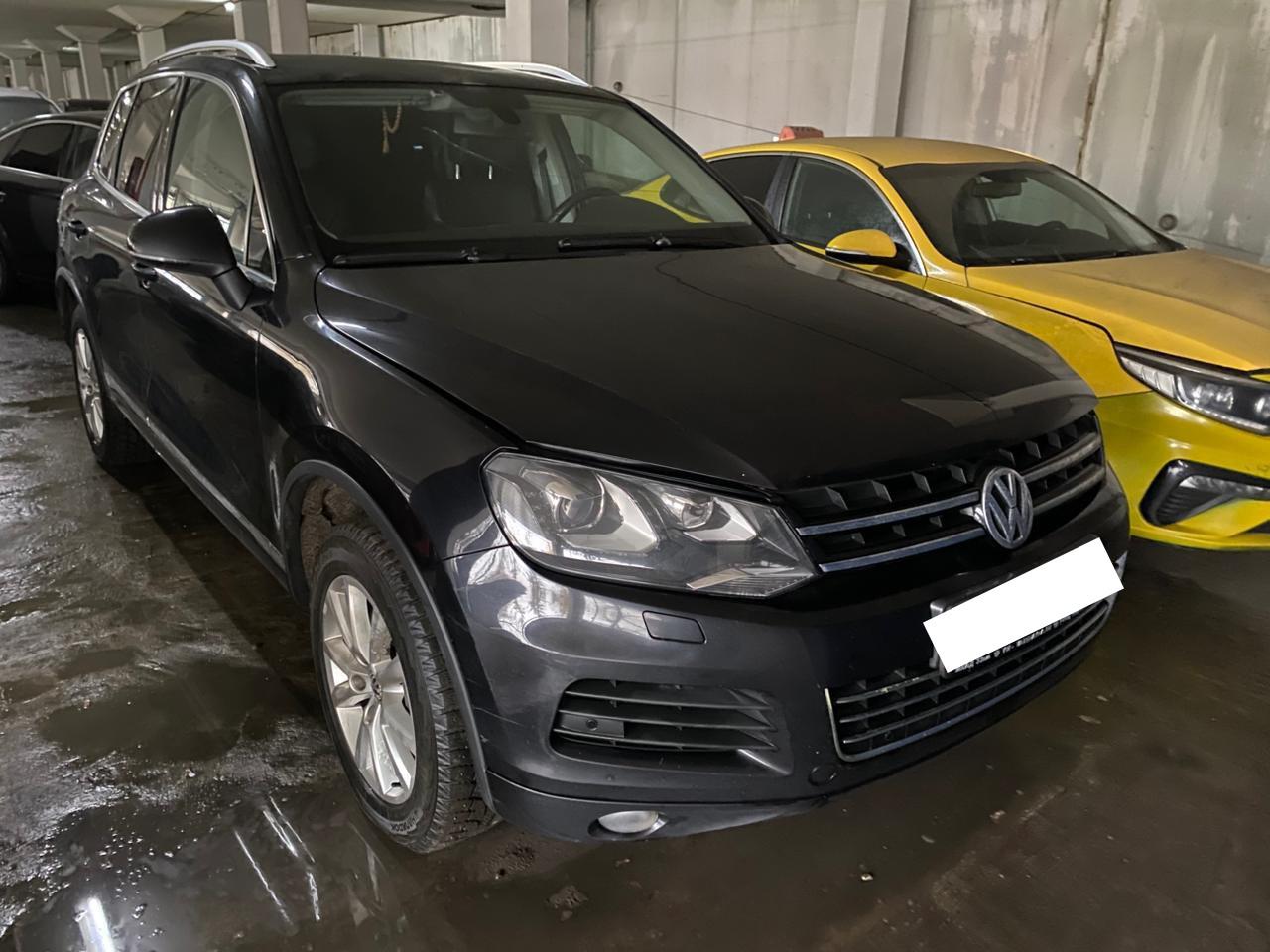 Volkswagen Touareg - фото 1