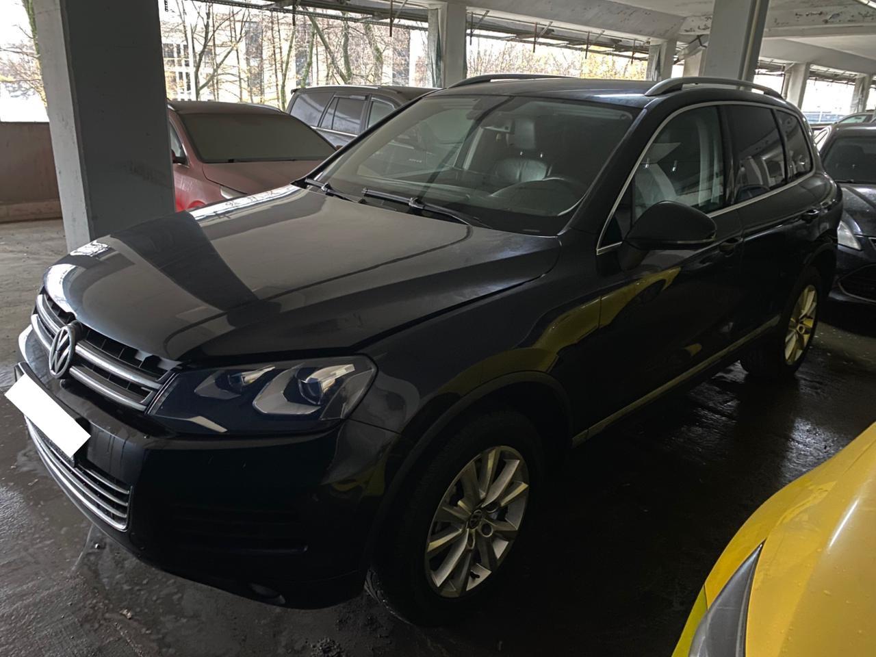 Volkswagen Touareg - фото 2