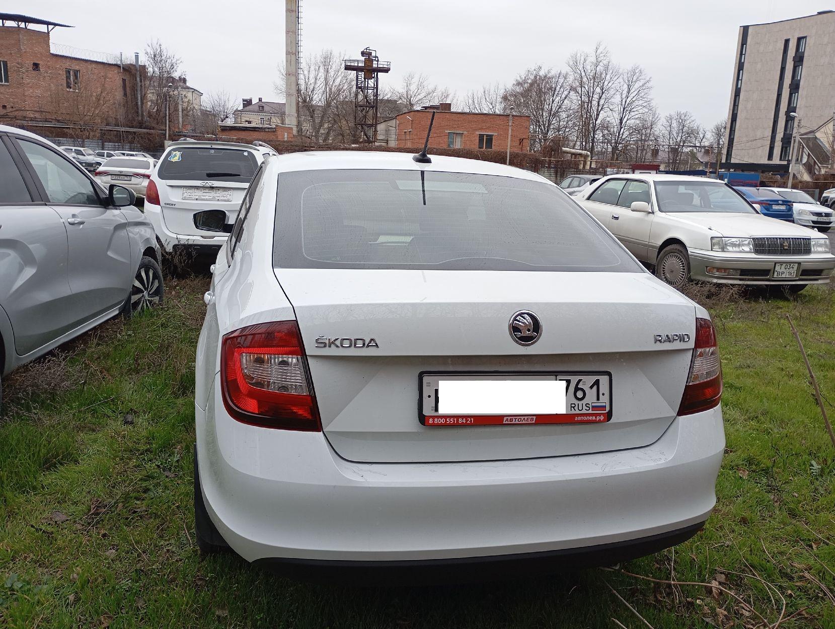 Skoda Rapid - фото 4
