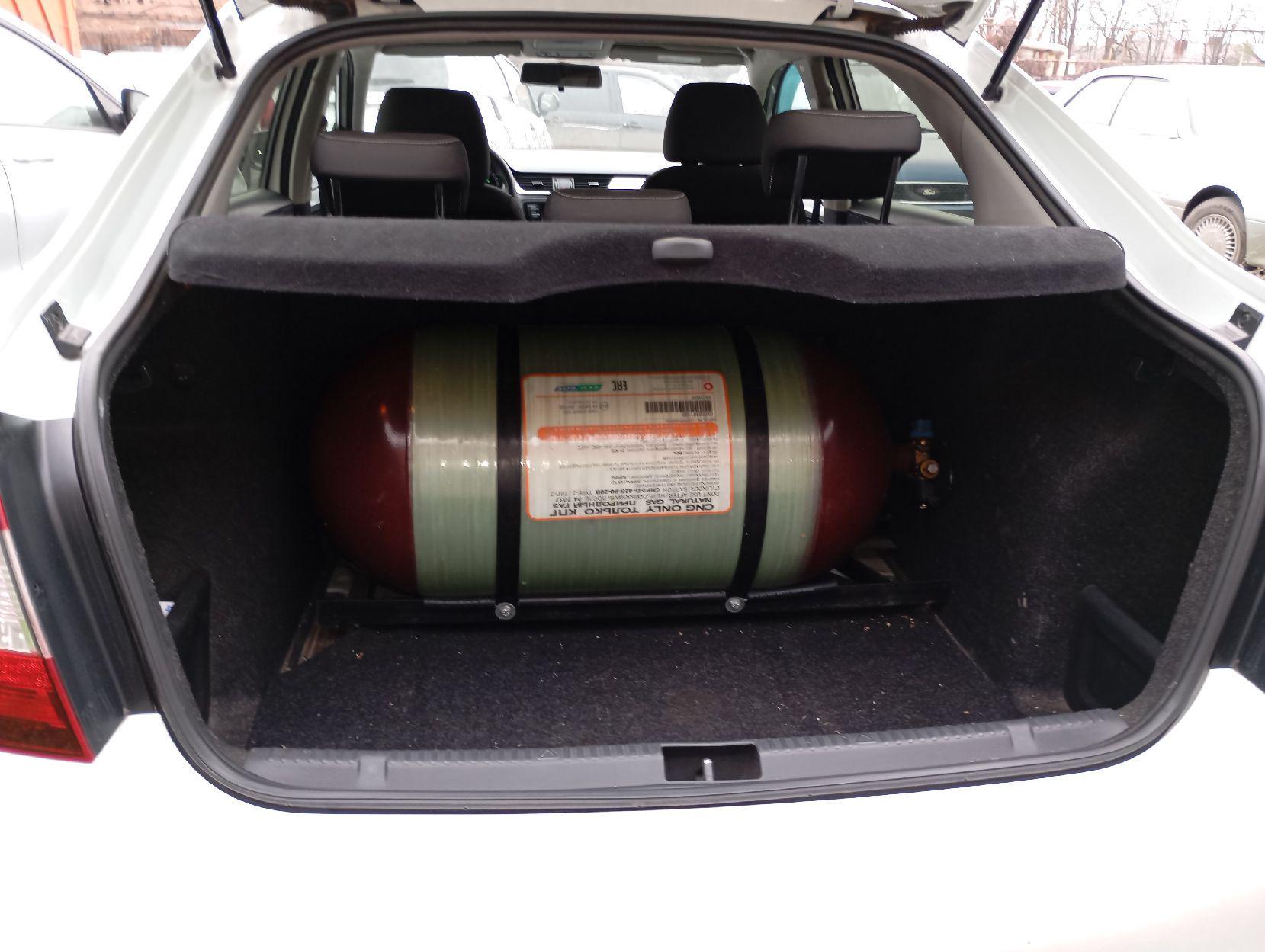 Skoda Rapid - фото 5