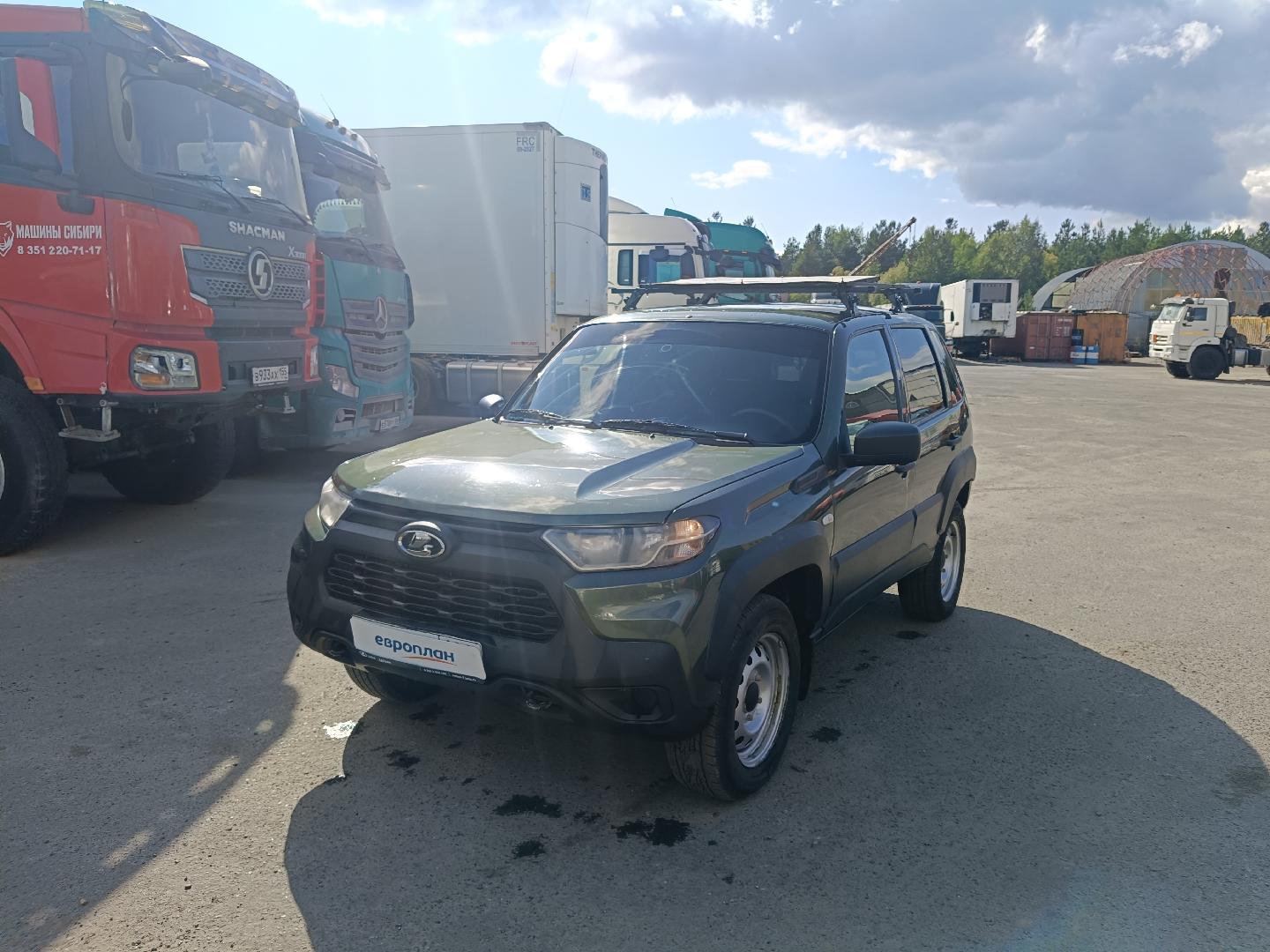 Lada Niva Travel