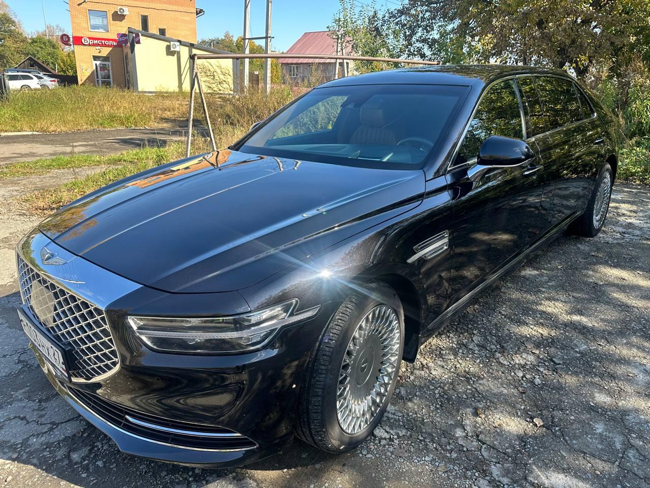 Genesis G90