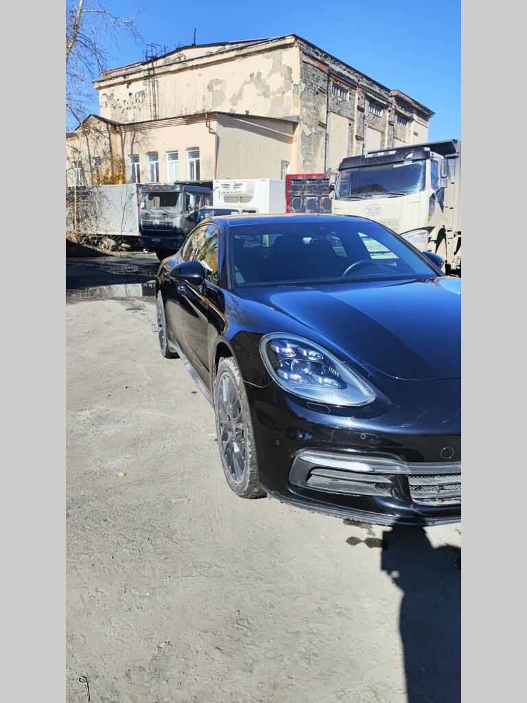 PORSCHE PANAMERA