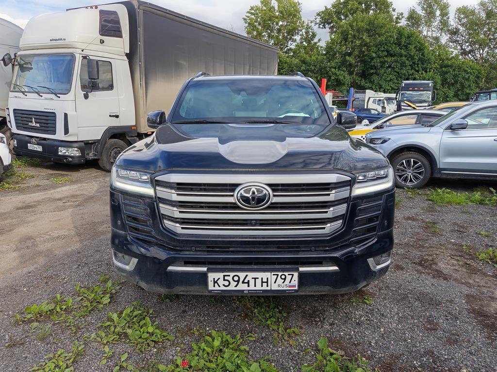 TOYOTA LAND CRUISER 300