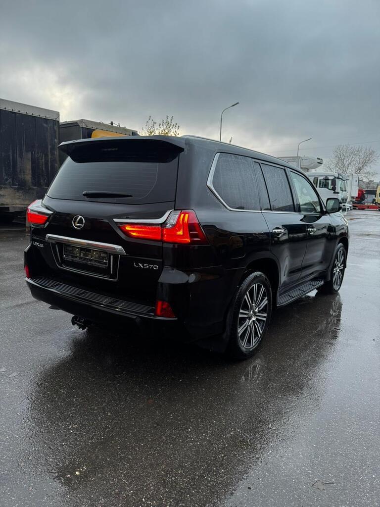 LEXUS LX