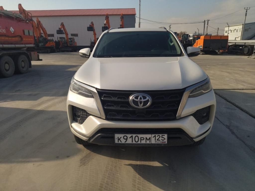 TOYOTA FORTUNER