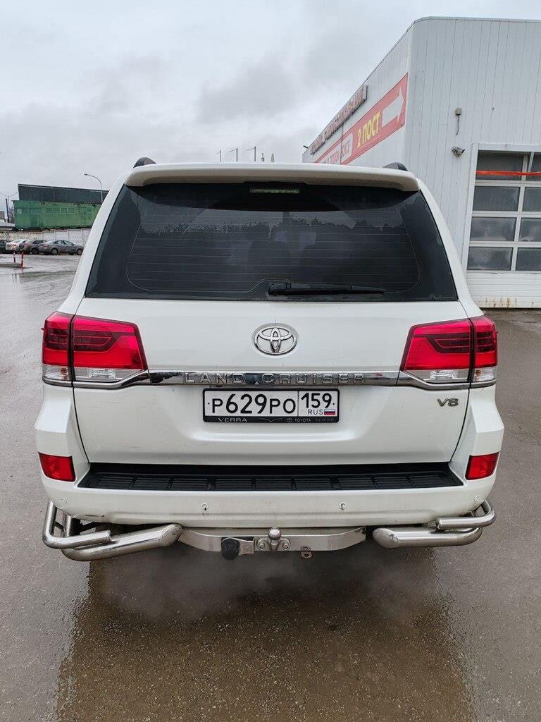 TOYOTA LAND CRUISER 200