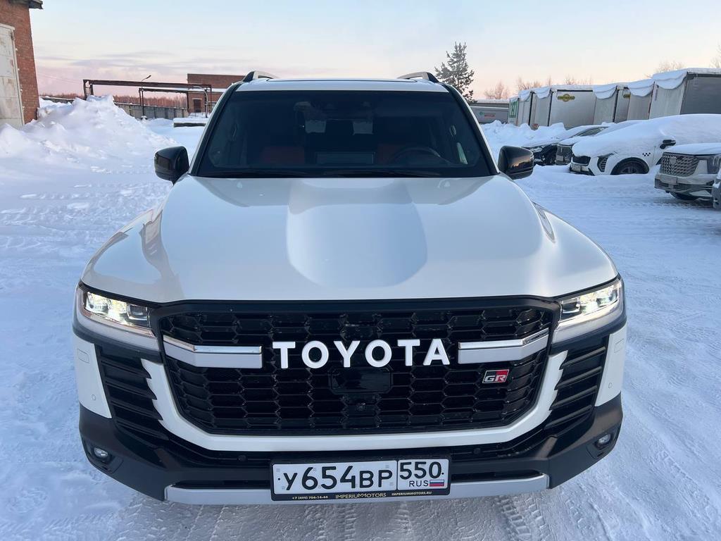 TOYOTA LAND CRUISER 300