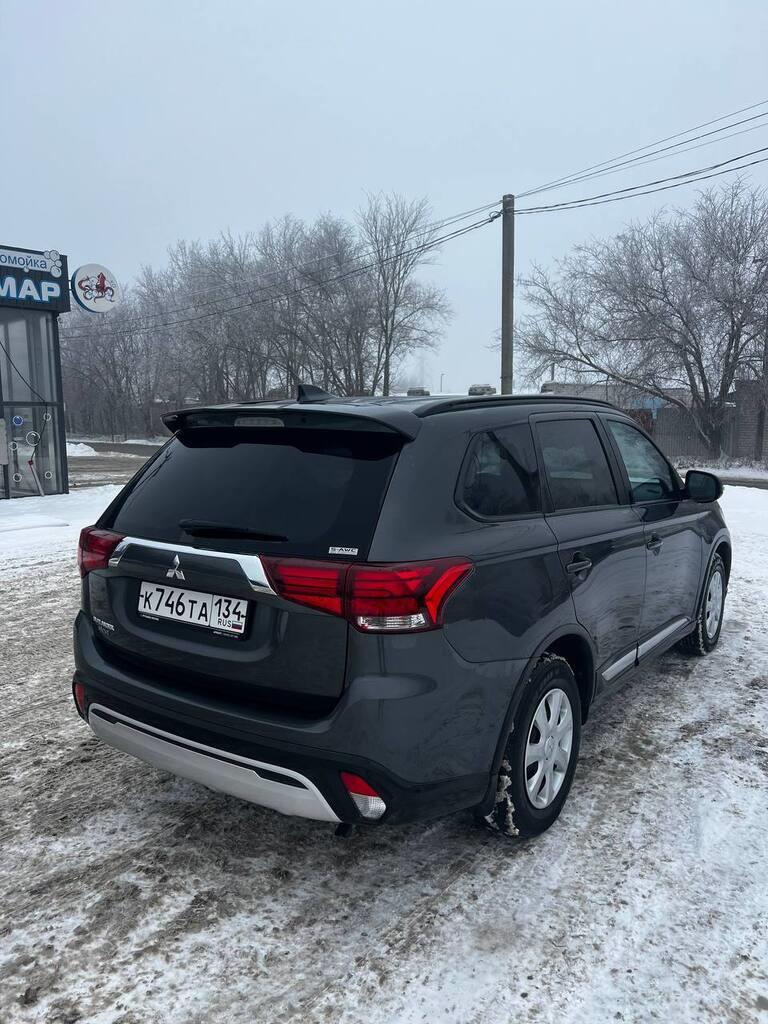 MITSUBISHI OUTLANDER