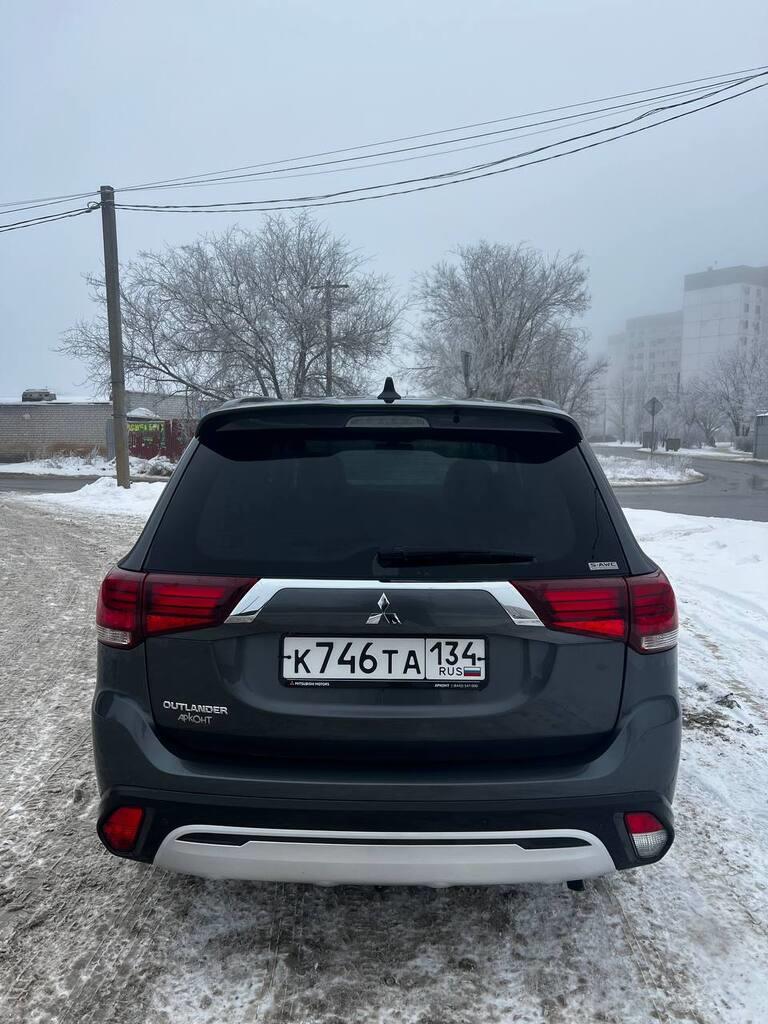 MITSUBISHI OUTLANDER