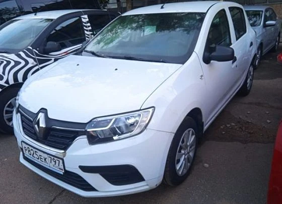 Renault Sandero - фото 1