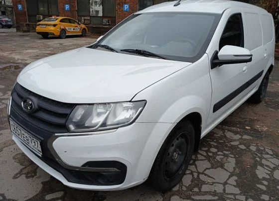 Lada Largus - фото 1