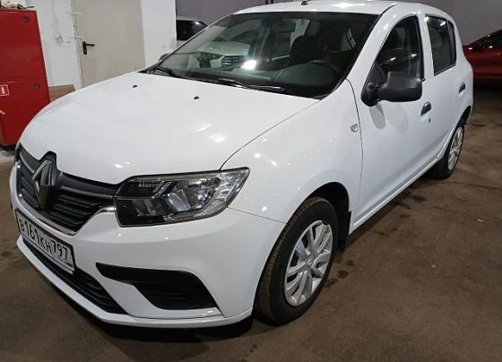 Renault Sandero - фото 1