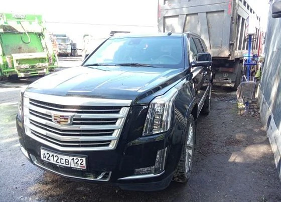 Cadillac Escalade - фото 1