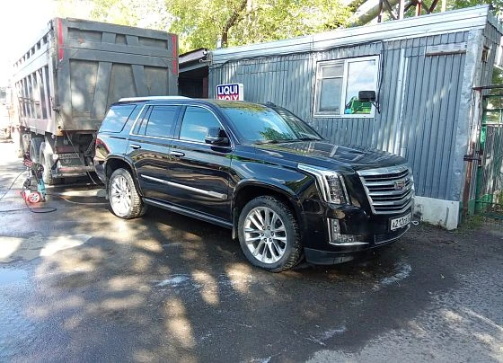 Cadillac Escalade - фото 3
